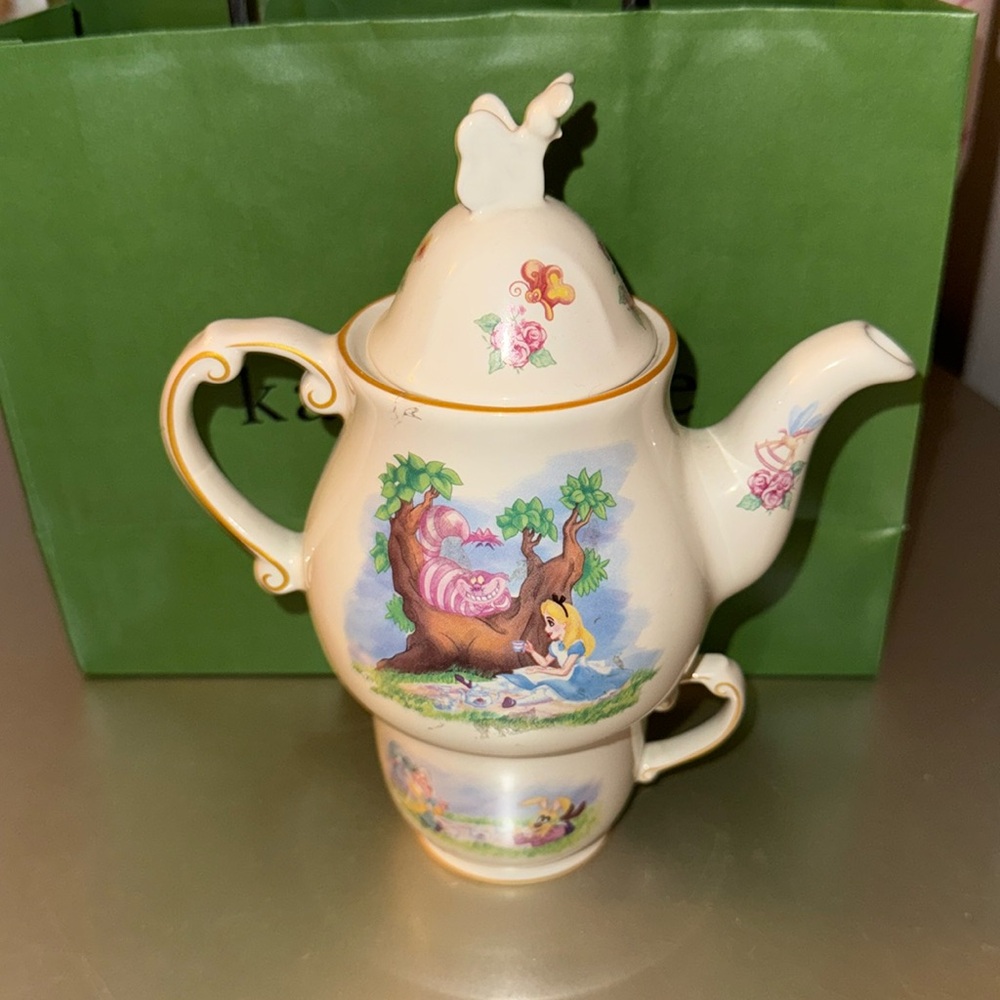 Disney tea pot and tea cup